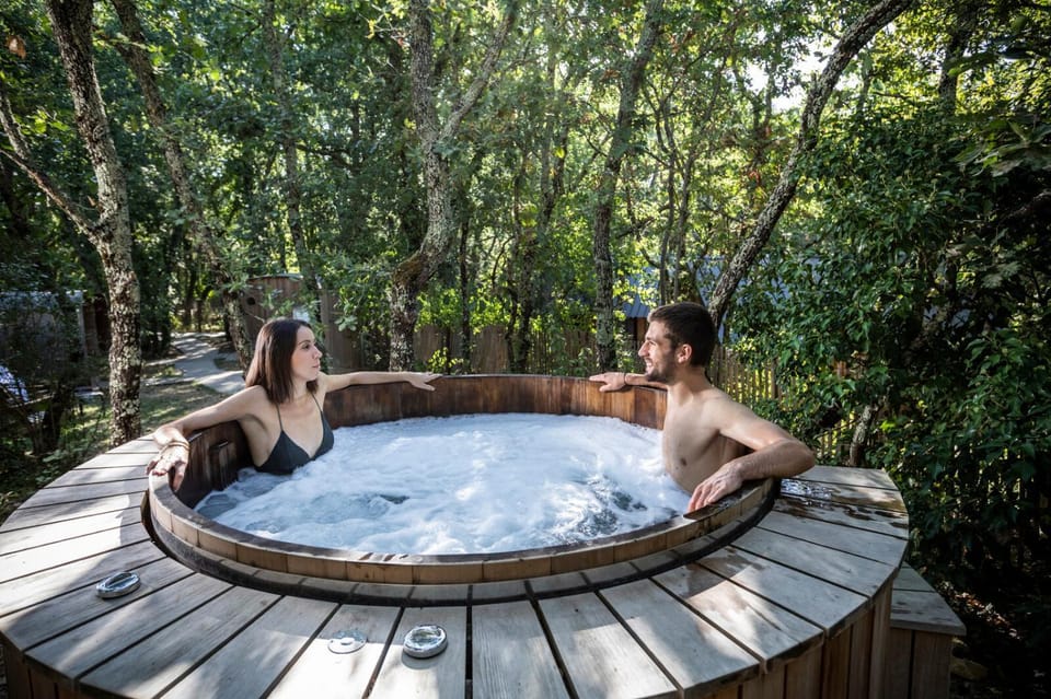 Day, Natural landscape, Hot Tub, Hot Tub, Spa and wellness centre/facilities, Guests