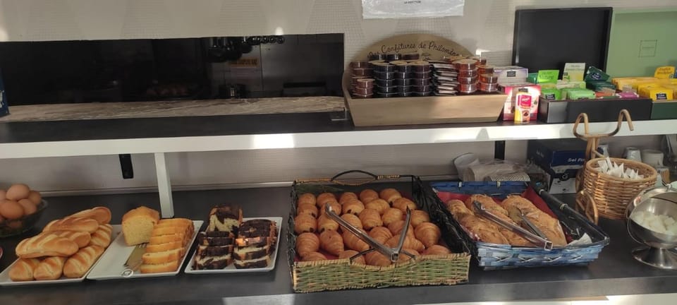Breakfast, Buffet breakfast