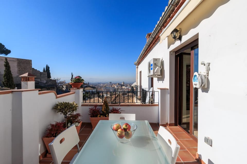 Balcony/Terrace, Landmark view