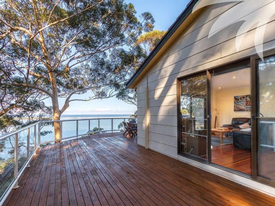 Sandbar View House in Smiths Lake