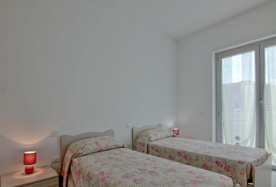 Palazzina Romani-Romani Holidays Apartments Apartment in Alba Adriatica