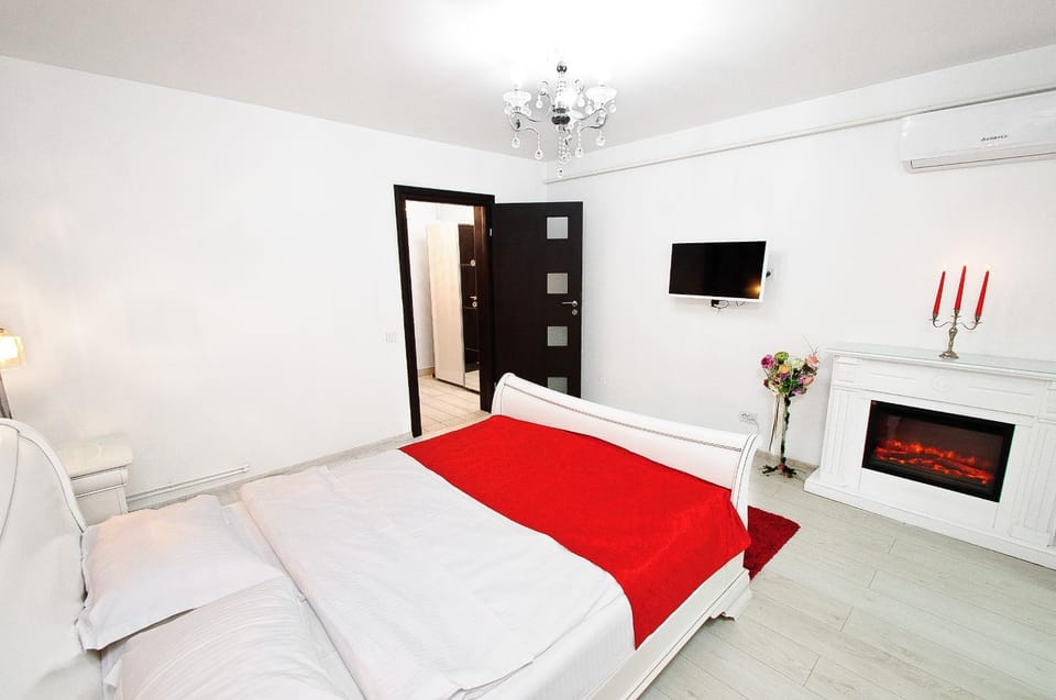 Bed, Photo of the whole room, Decorative detail