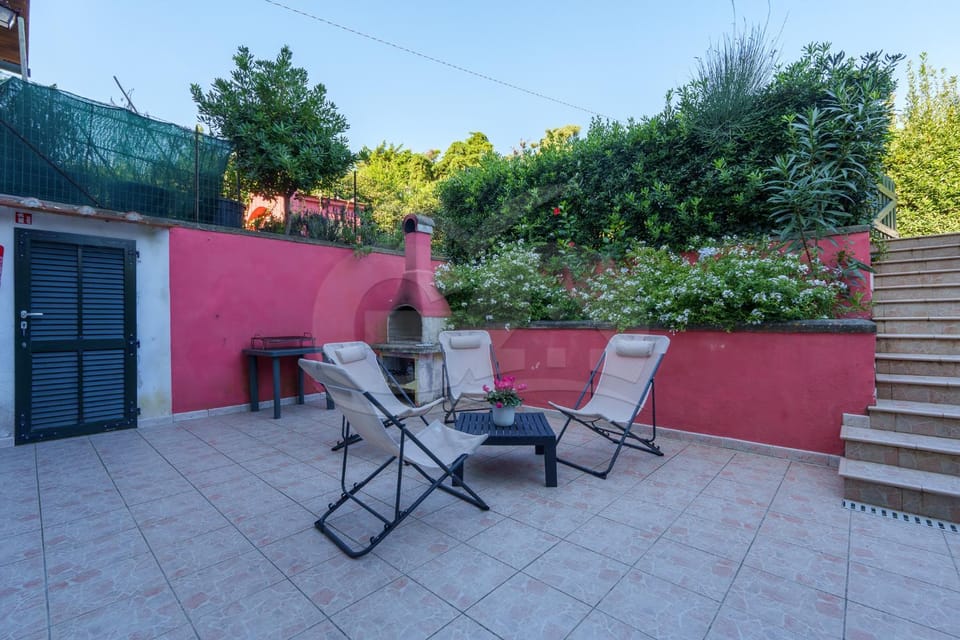 La Casina a Schiopparello - Goelba Apartment in Tuscany