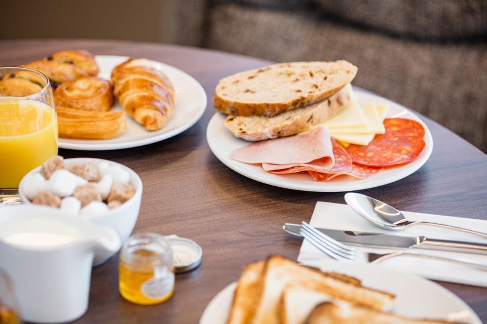 Breakfast, Continental breakfast