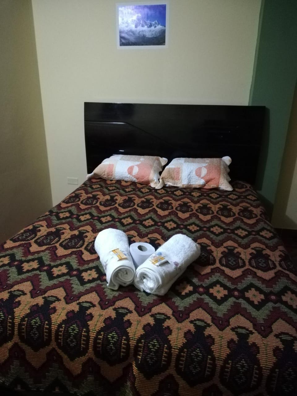 Bed, Other, Decorative detail