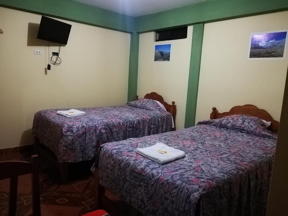 Bed, Other, Photo of the whole room, Decorative detail