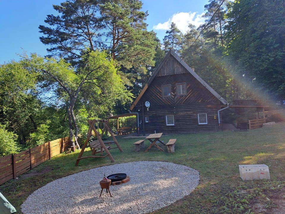 Property building, Natural landscape, Garden, Pets, Garden view