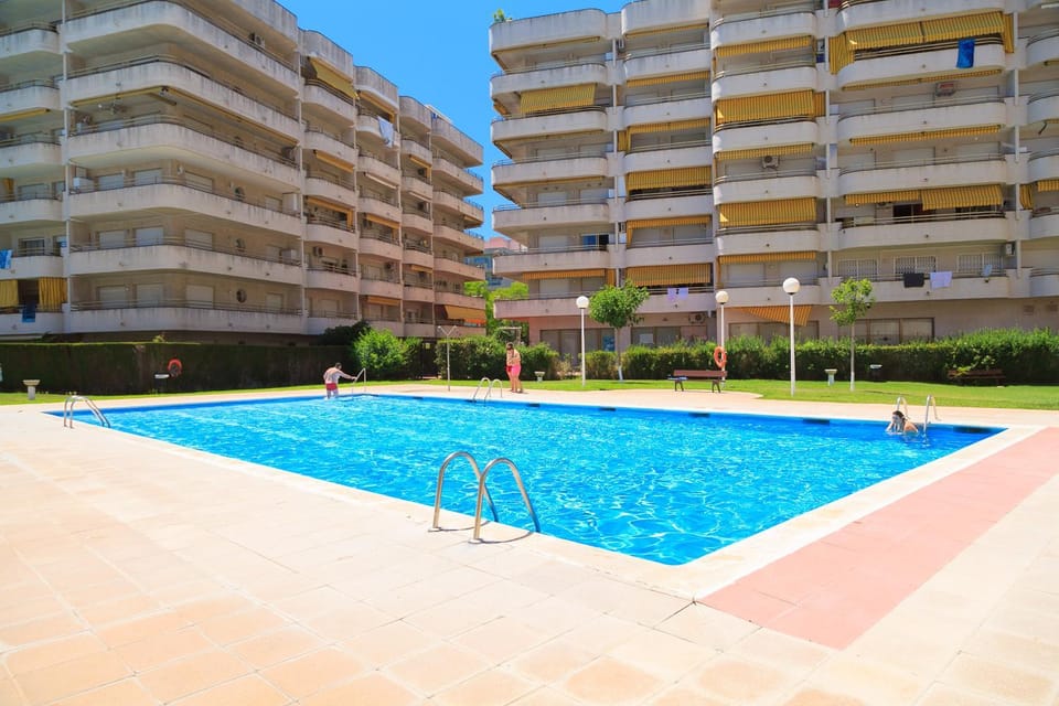 Property building, Garden, Swimming pool