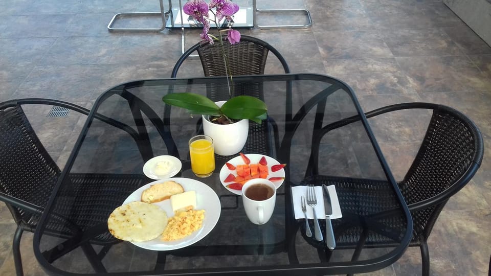 Breakfast, Continental breakfast