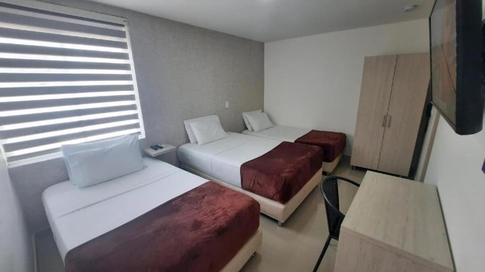 Bed, TV and multimedia, Photo of the whole room, Bedroom, wardrobe