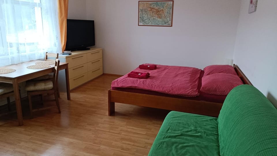 Bed, Photo of the whole room