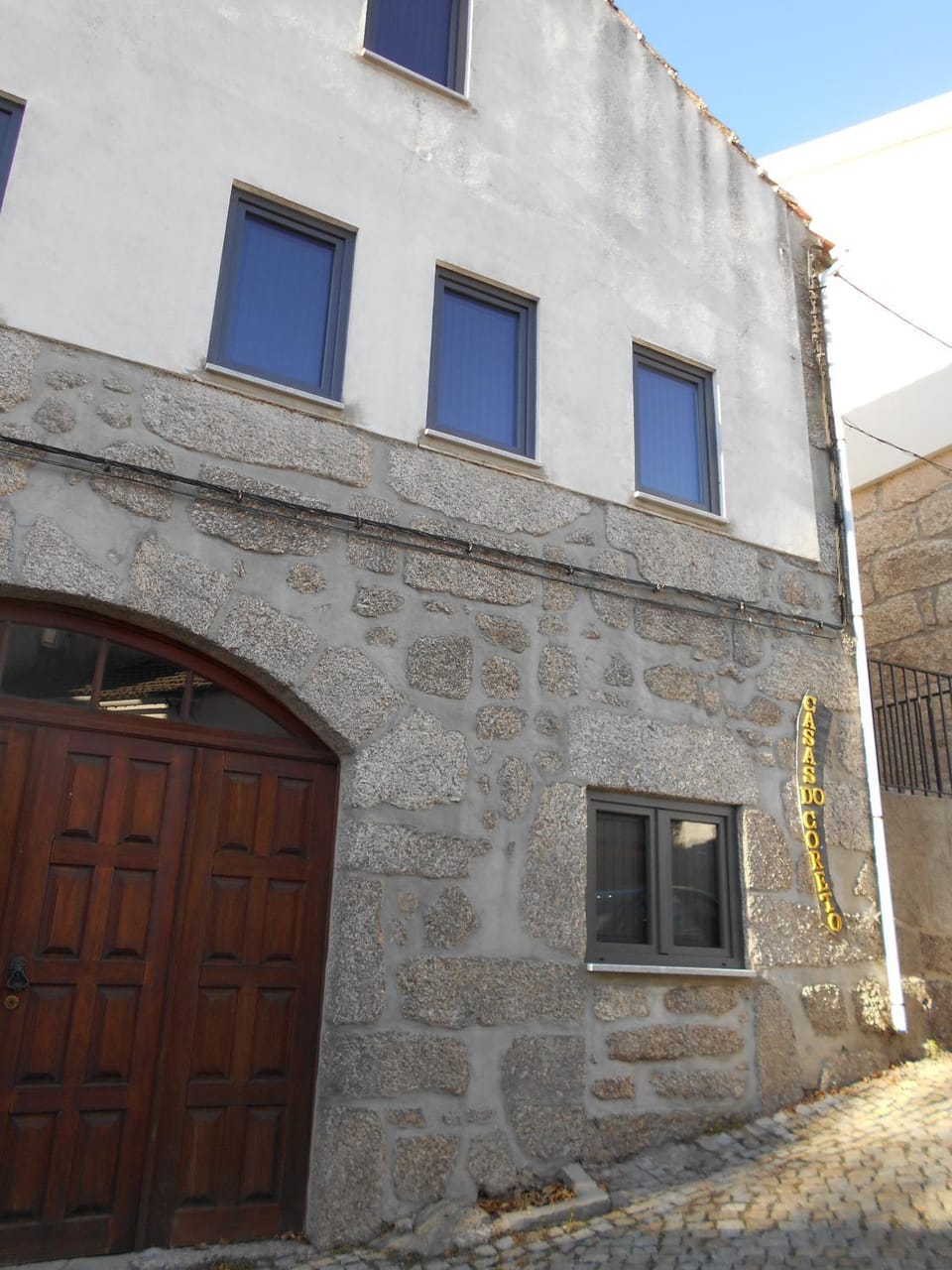 Facade/entrance