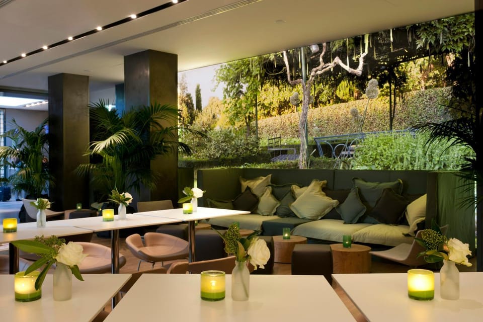 Lounge or bar