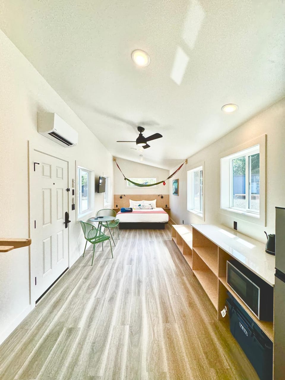 Bed, Seating area, Bedroom