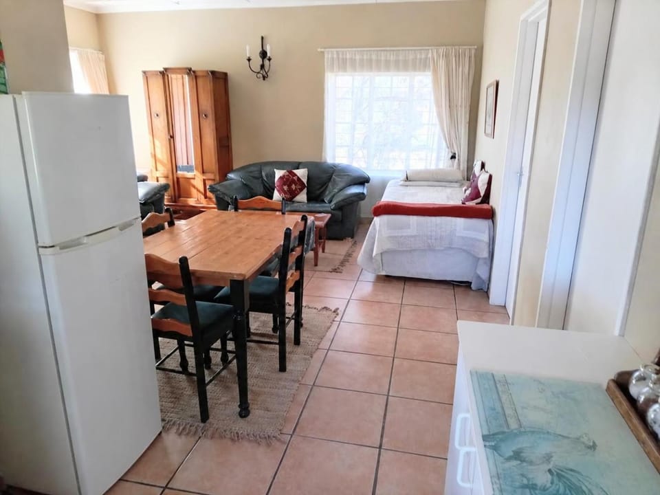 Bed, Living room