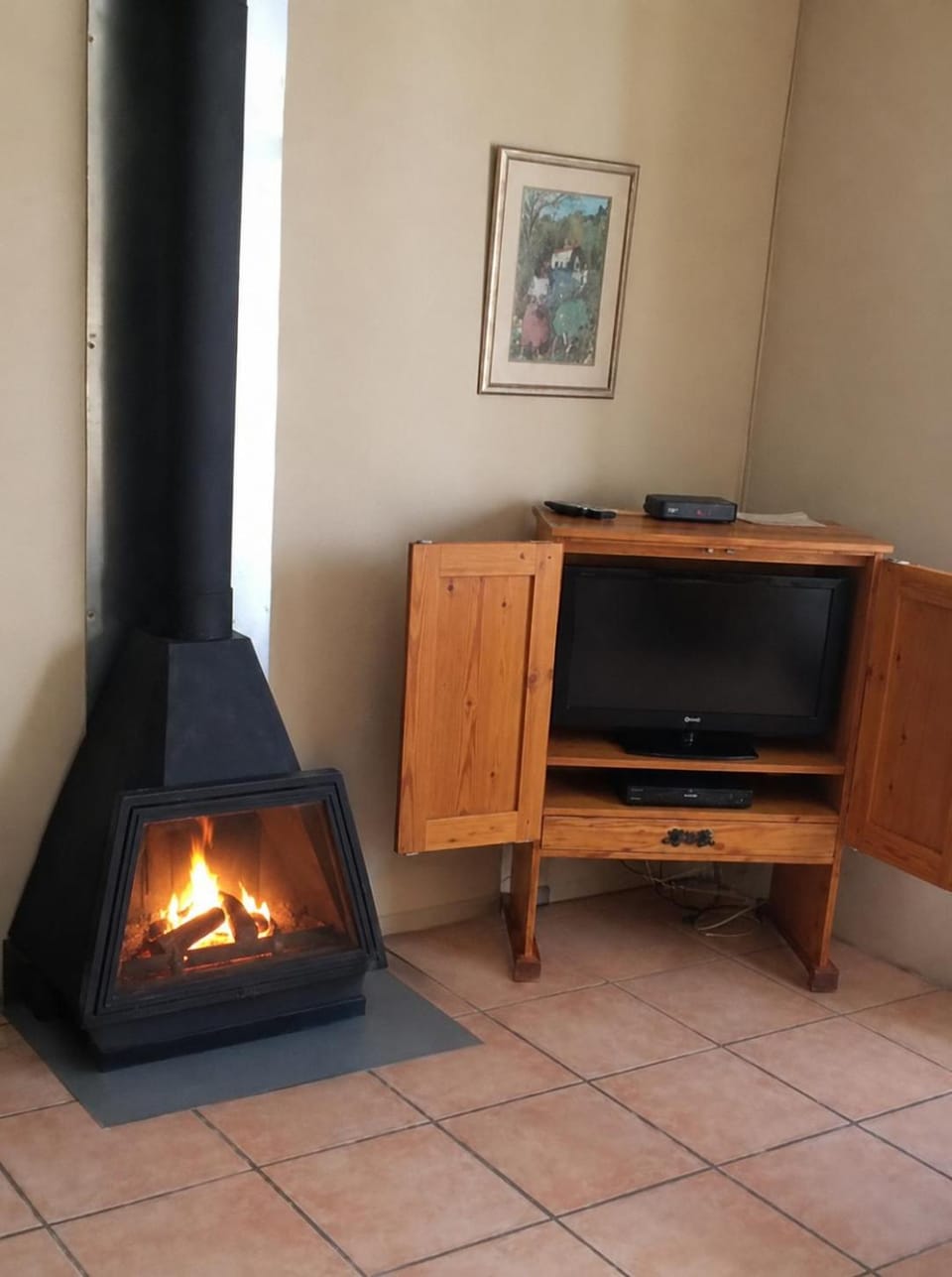 Communal lounge/ TV room, fireplace