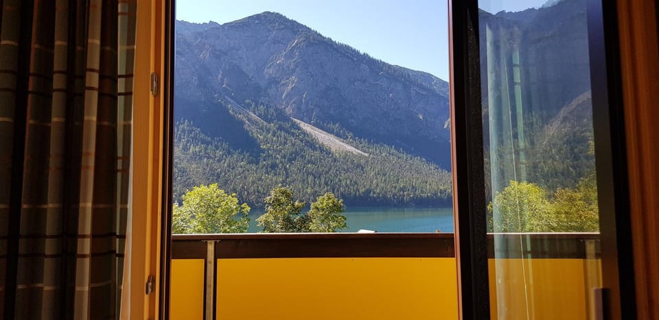 Balcony/Terrace, Lake view, Mountain view