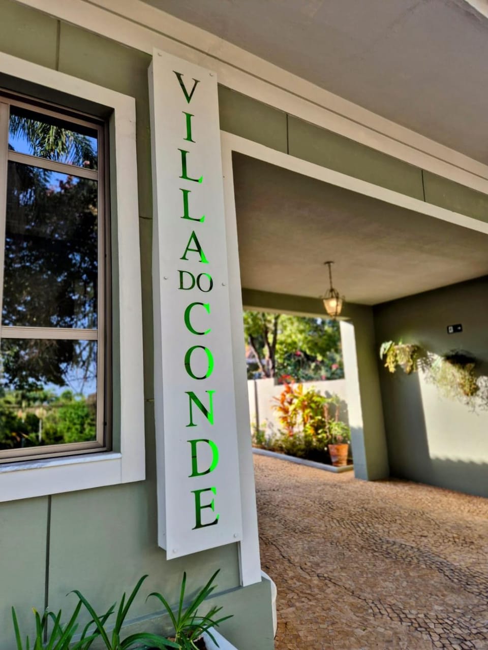 Facade/entrance