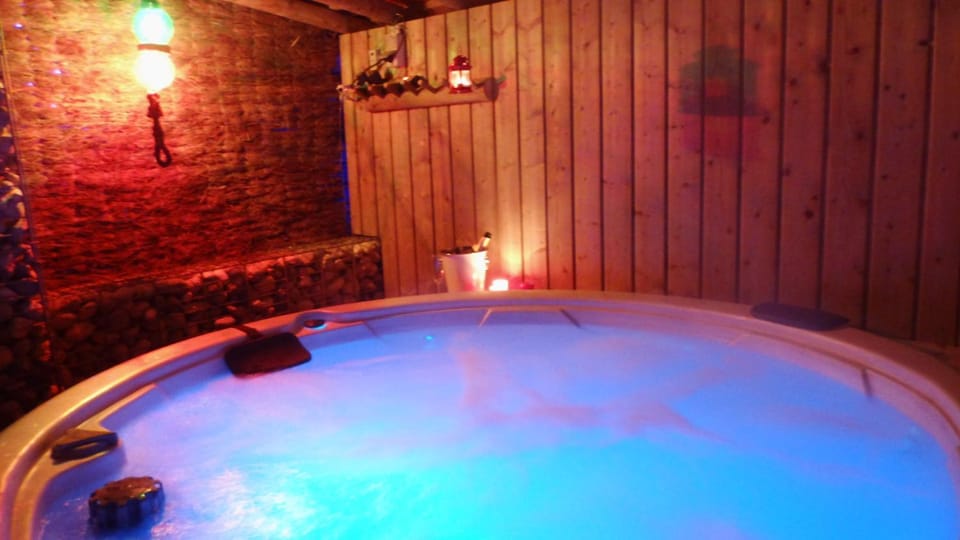 Hot Spring Bath, Hot Tub