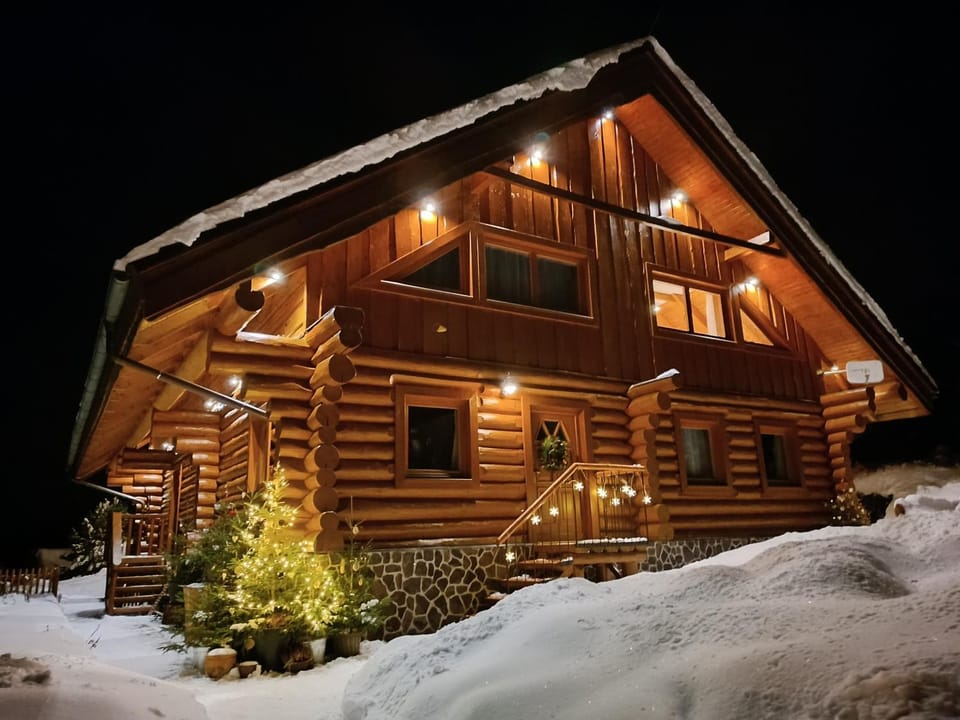 Property building, Night, Winter, Decorative detail