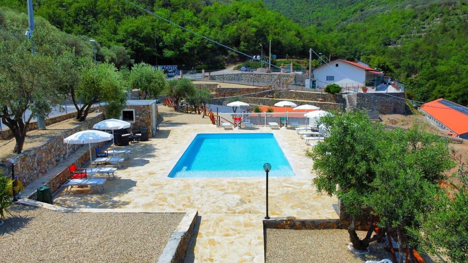 Natural landscape, Mountain view, Pool view, Swimming pool, sunbed