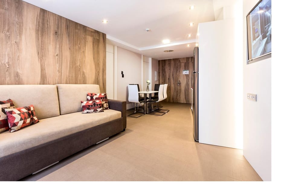 TV and multimedia, Kitchen or kitchenette, Living room
