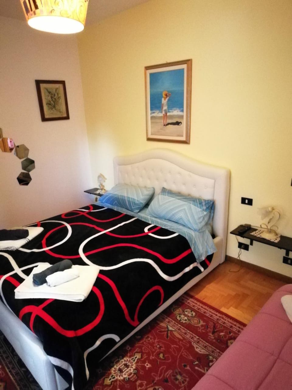 Photo of the whole room