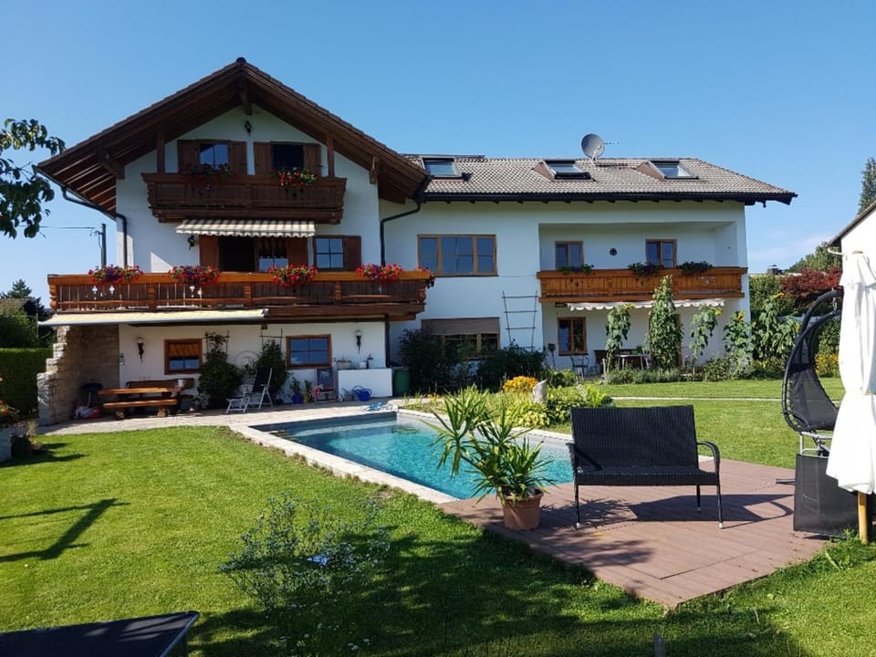 Property building, Garden, Garden view, Pool view, sunbed