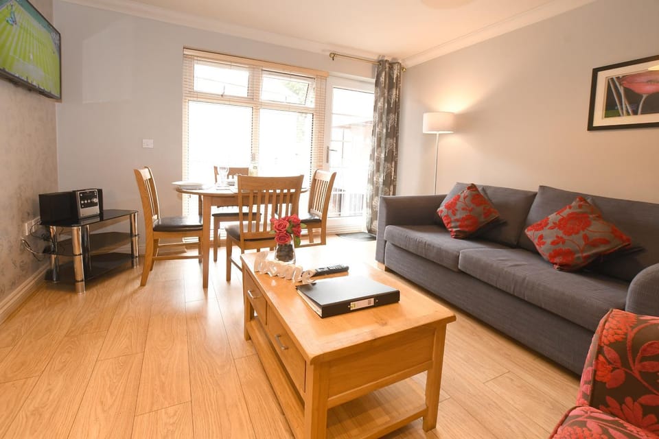 Communal lounge/ TV room, Evening entertainment