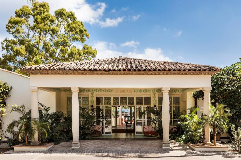 Property building, Facade/entrance