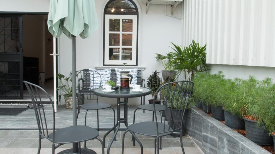 Facade/entrance, Balcony/Terrace
