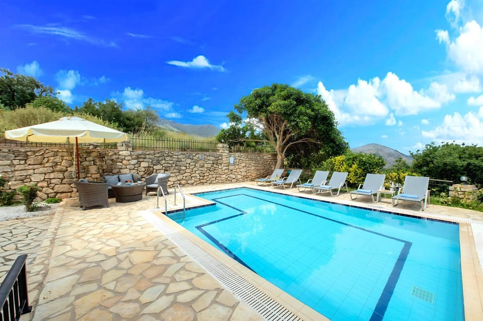 Patio, Day, Natural landscape, Mountain view, Pool view, Swimming pool, sunbed