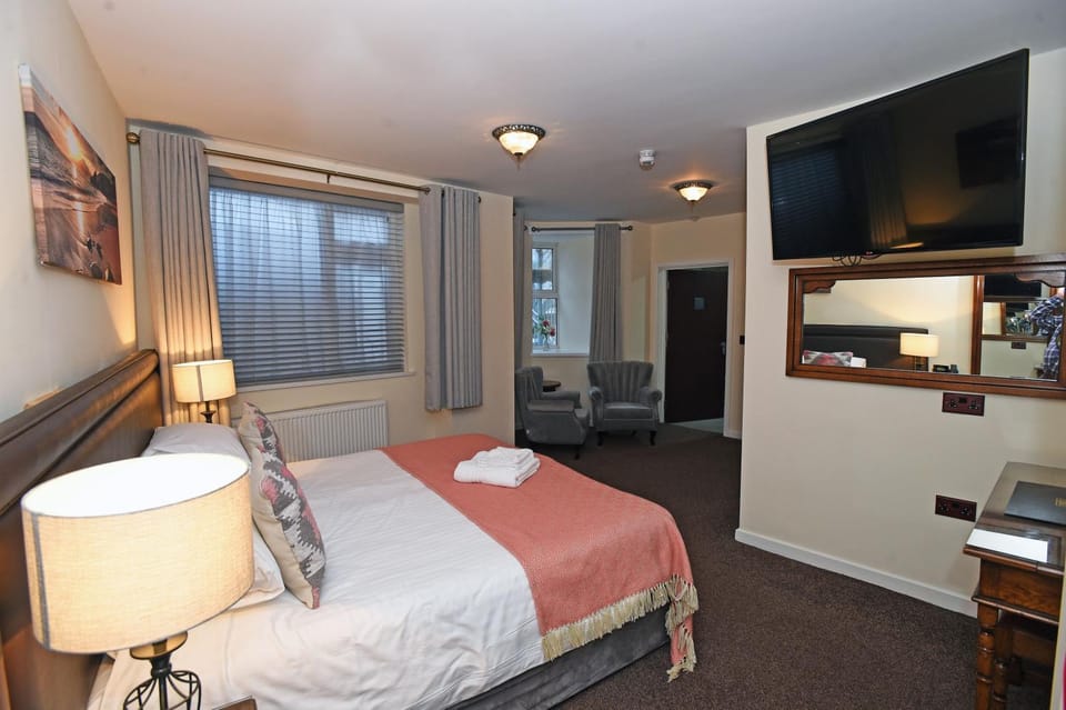 Seating area, Bedroom