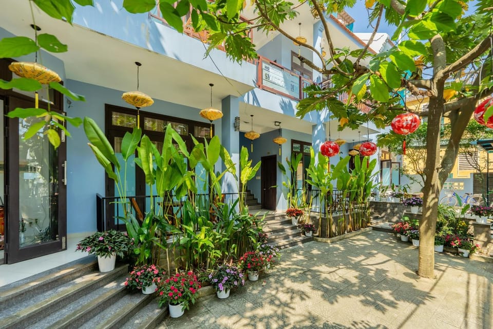 Property building, Garden, Garden view, Garden view, Parking