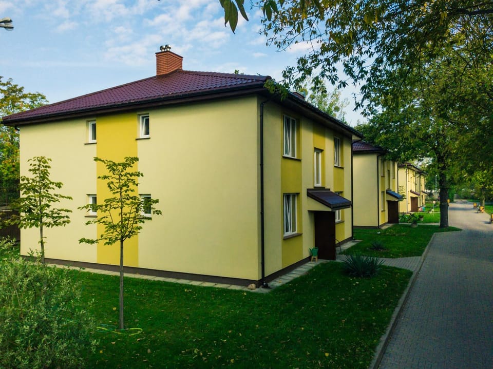 Property building, Facade/entrance, Garden