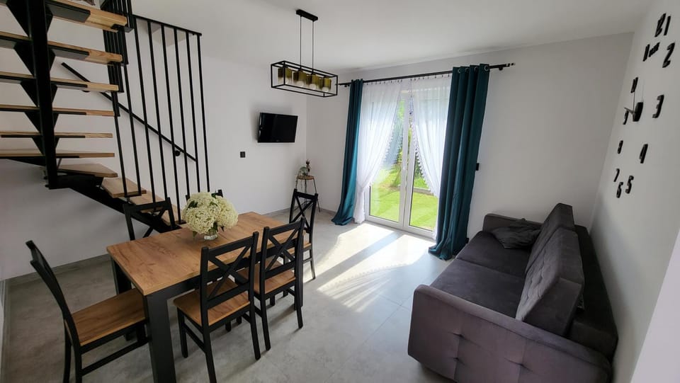 Living room, Seating area, Dining area, Garden view, Garden view