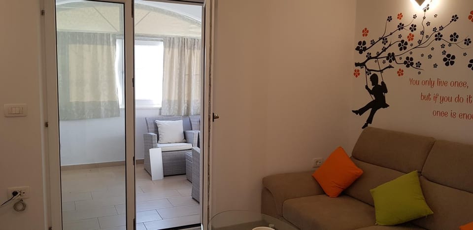 Balcony/Terrace, Living room