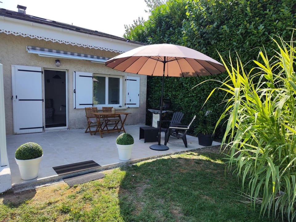 Patio, Dining area