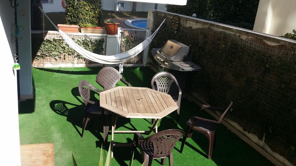 BBQ facilities, Garden, Balcony/Terrace