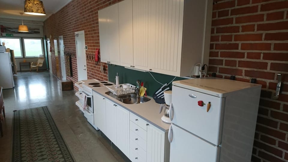 Kitchen or kitchenette, Communal kitchen