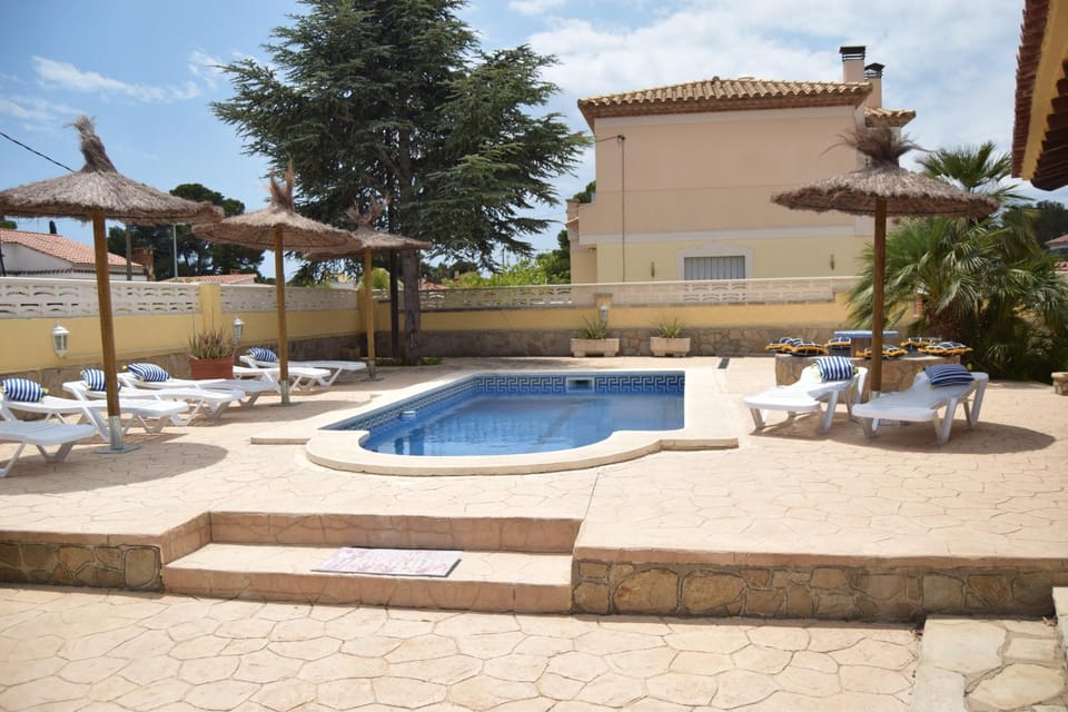 Swimming pool, Swimming pool