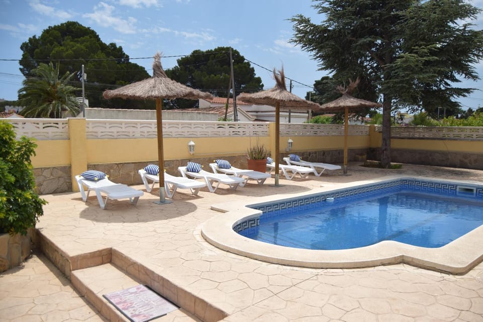 Swimming pool, Swimming pool