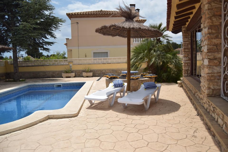 Swimming pool, Swimming pool