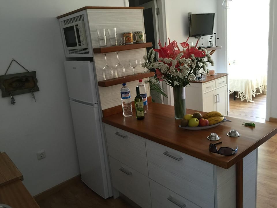 Food and drinks, Area and facilities