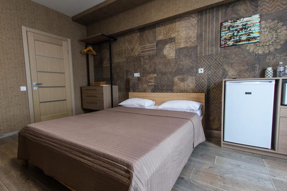 Bed, Kitchen or kitchenette, Photo of the whole room, Bedroom, wardrobe
