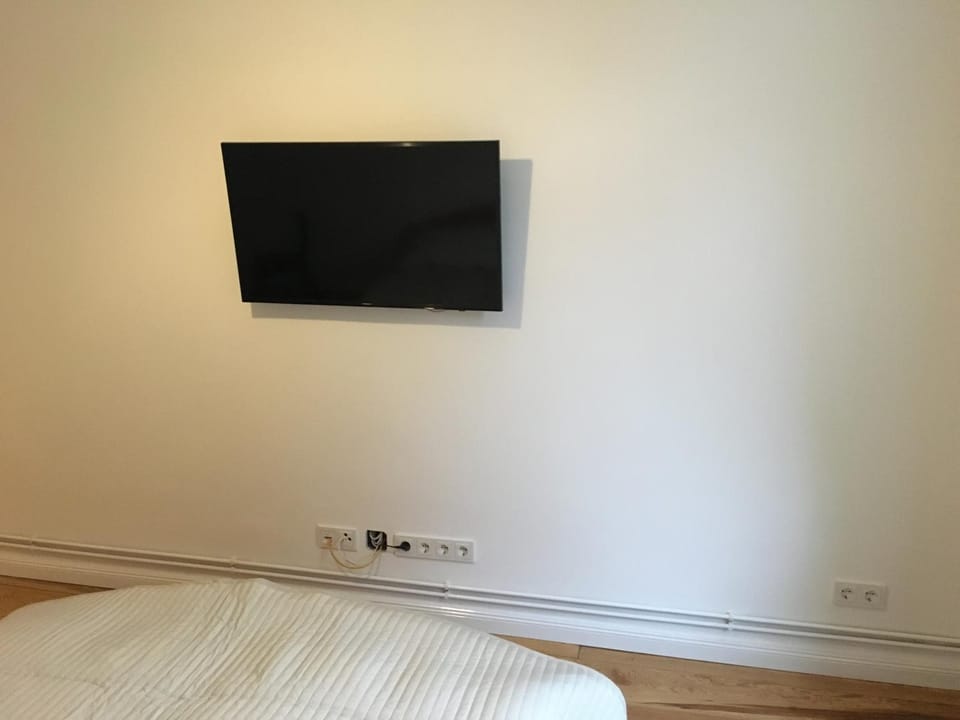 Photo of the whole room, Decorative detail