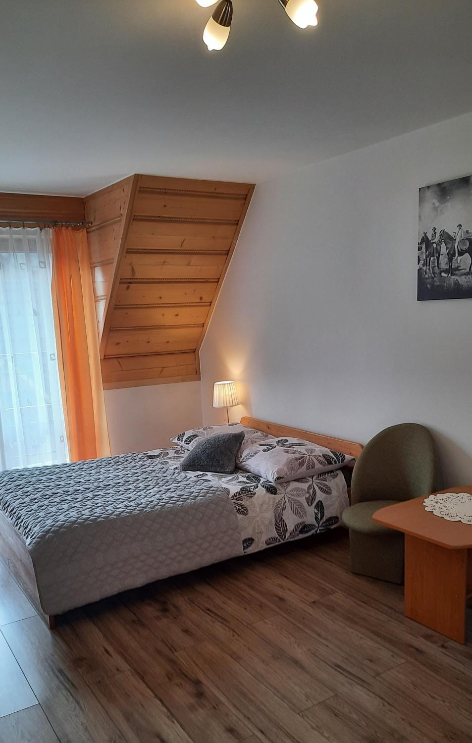 Bed, Photo of the whole room, Bedroom