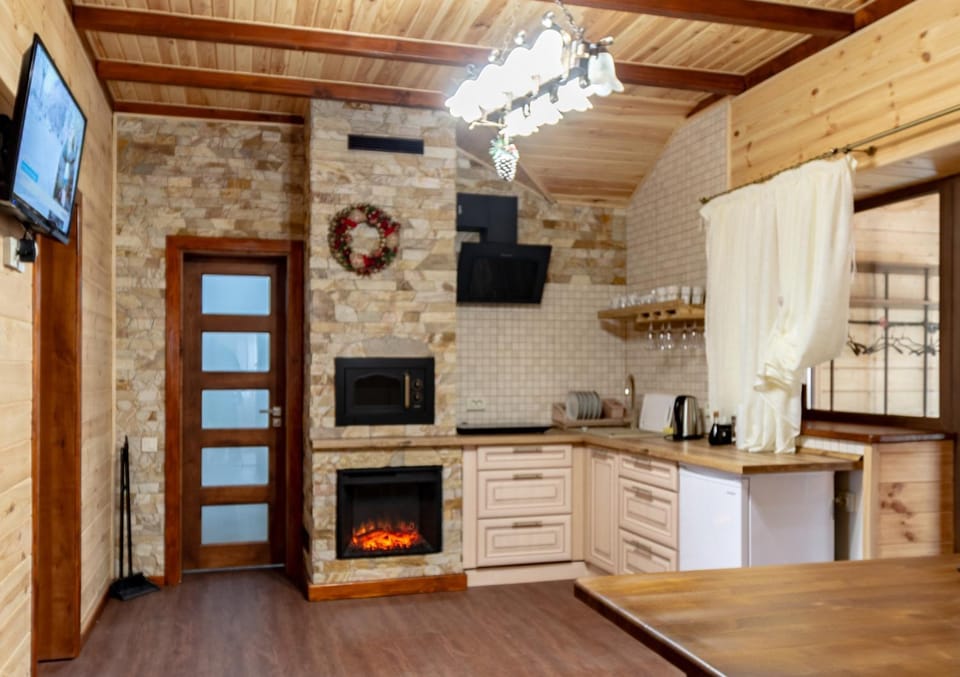 Kitchen or kitchenette, Photo of the whole room, Dining area