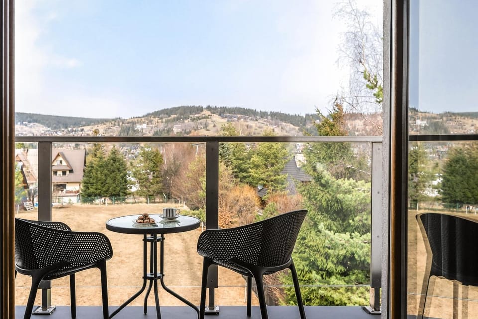 Balcony/Terrace, Mountain view