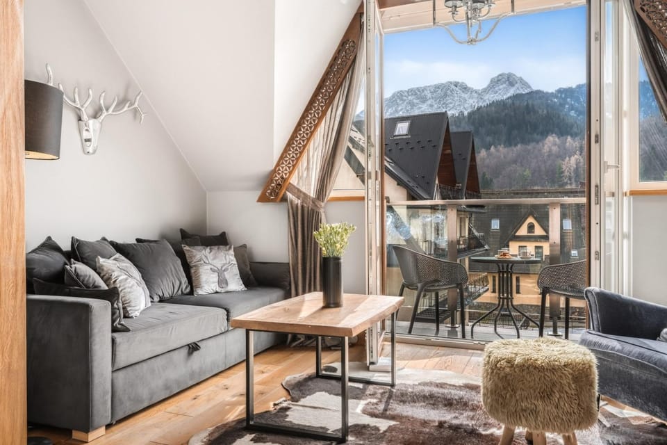 Living room, Seating area, Mountain view